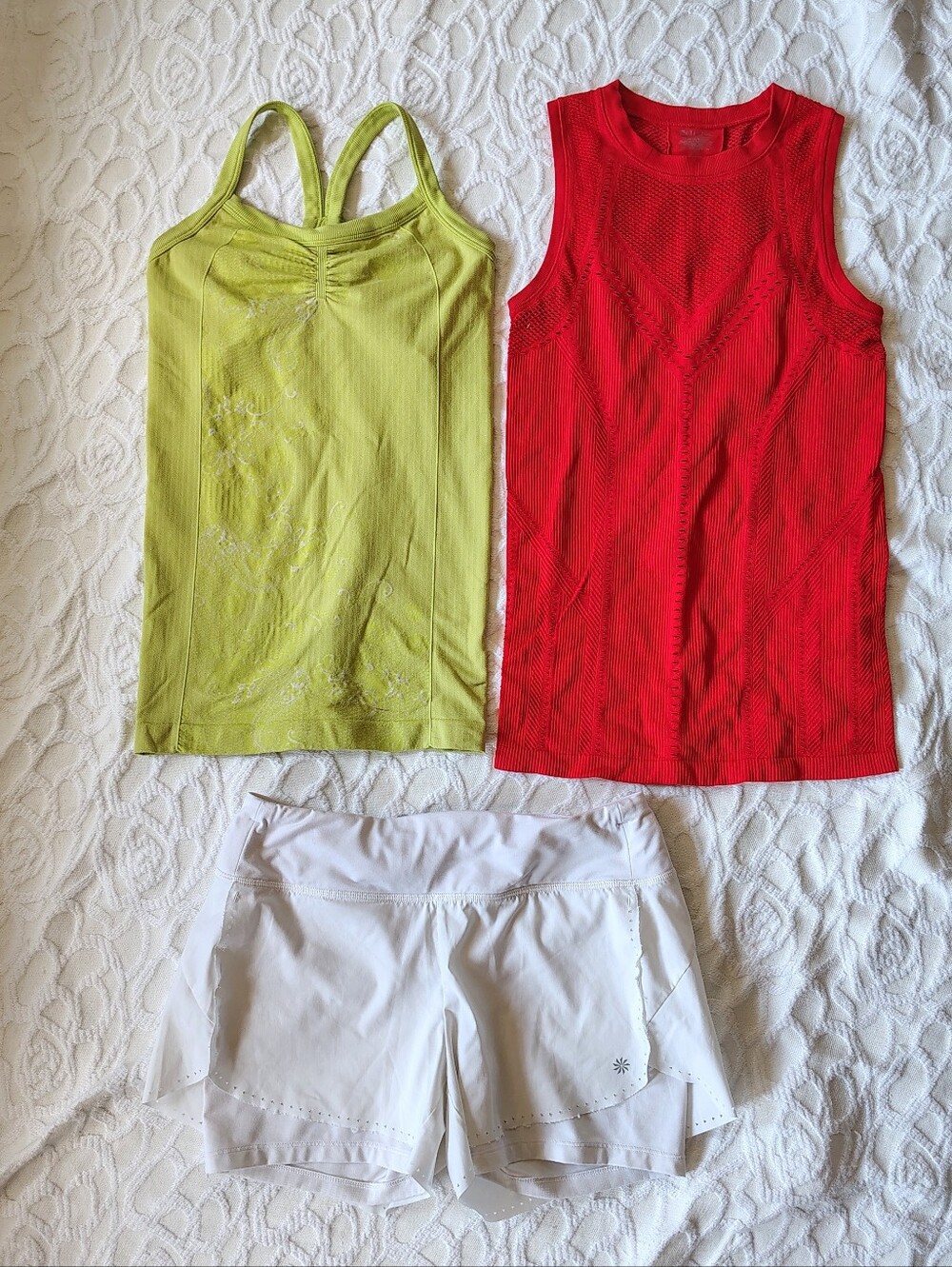 Athleta Lot Of 3 Workout Tanks Shorts Small S